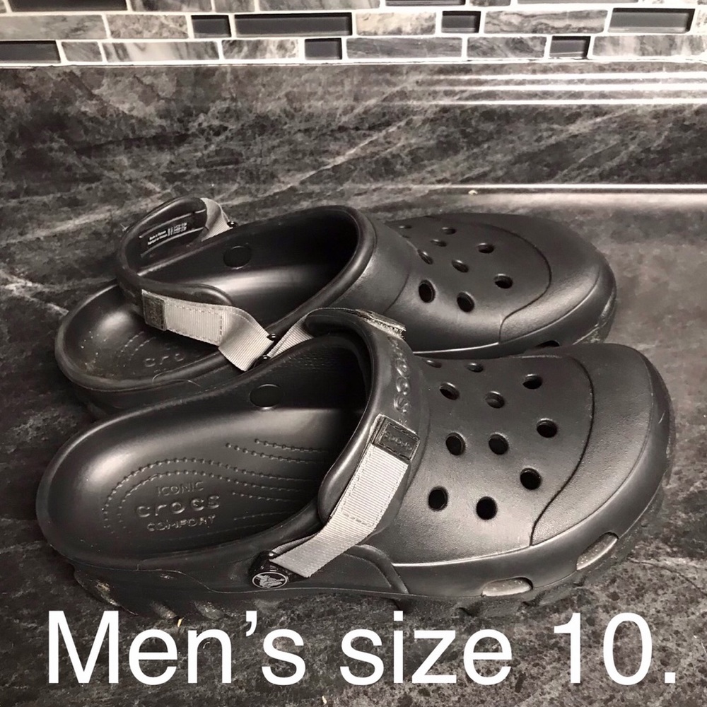Men’s crocs